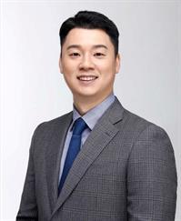 Portrait of Suwoo Lee, Associate.